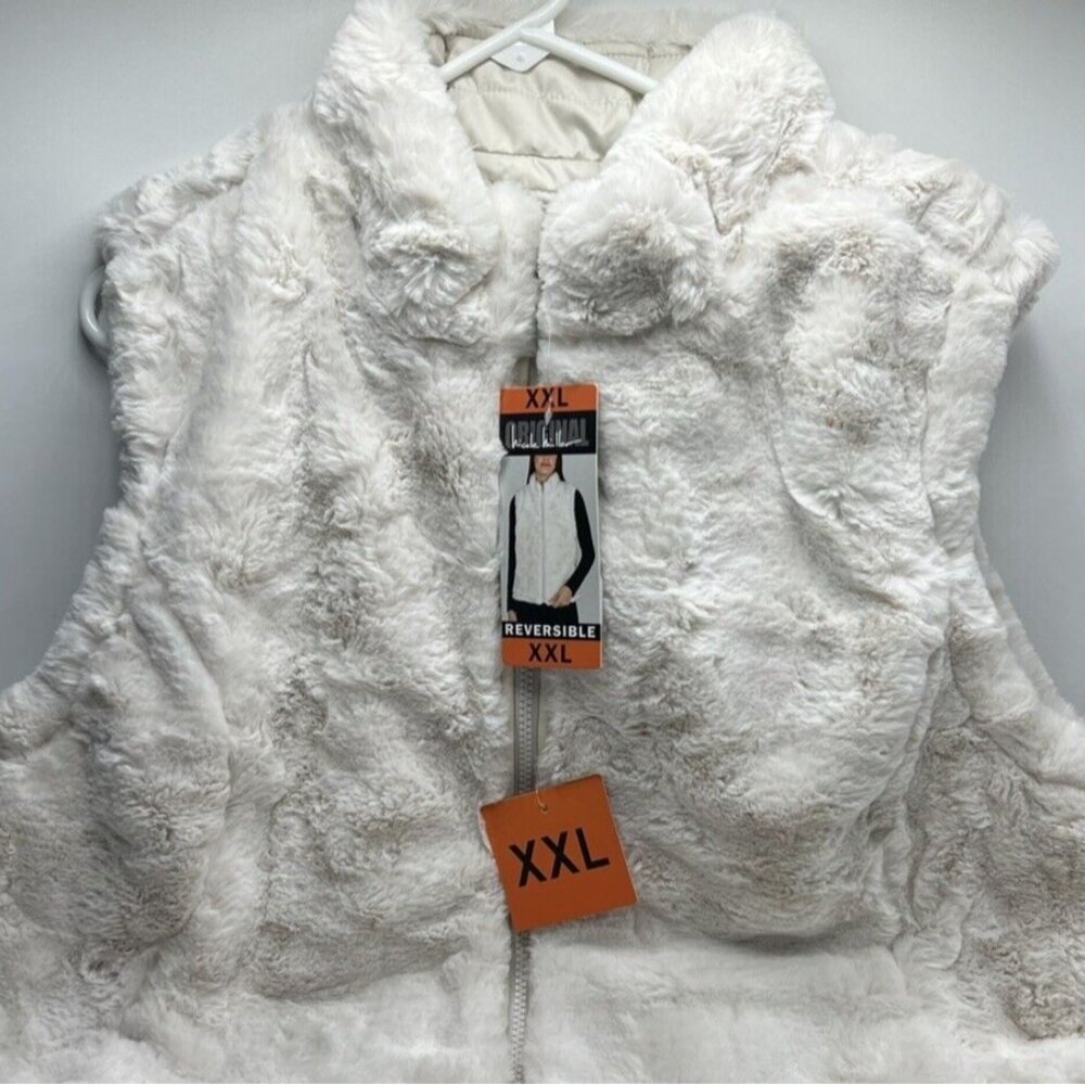 Nicole Miller Women's Original Reversible Quilted Faux Fur Vest (Ivory, XXLarge) - Picture 1 of 4